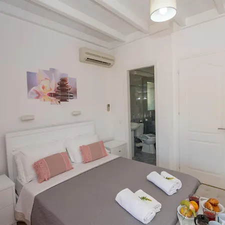 Paola House Agios Stefanos *