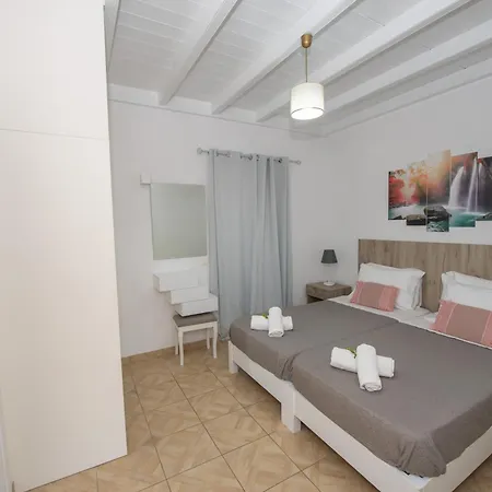 Paola House Agios Stefanos 度假居 *