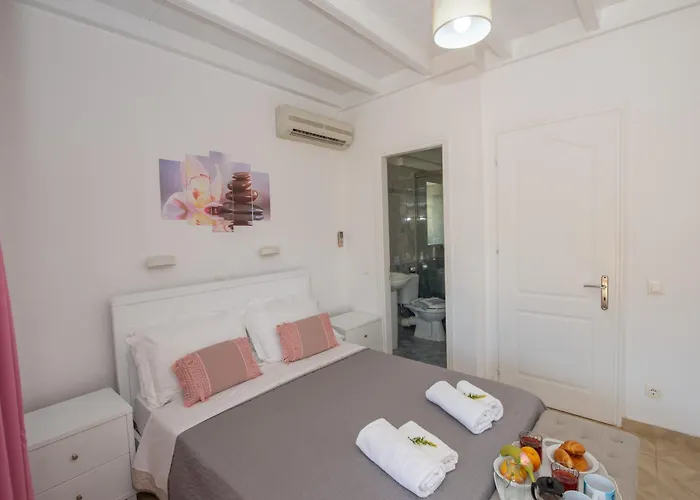 Paola House Agios Stefanos *