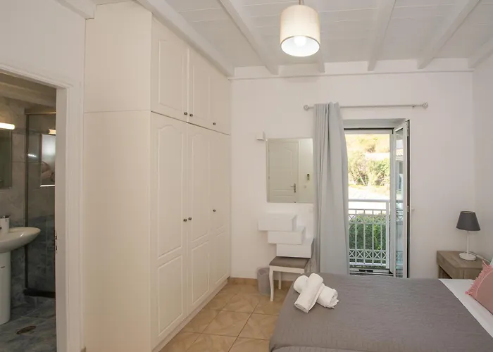 Paola House Agios Stefanos