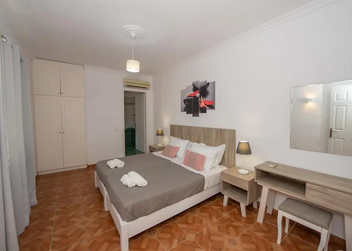 Paola House Agios Stefanos 別荘