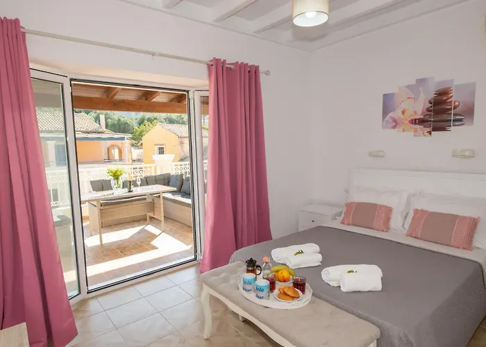 Paola House Agios Stefanos *